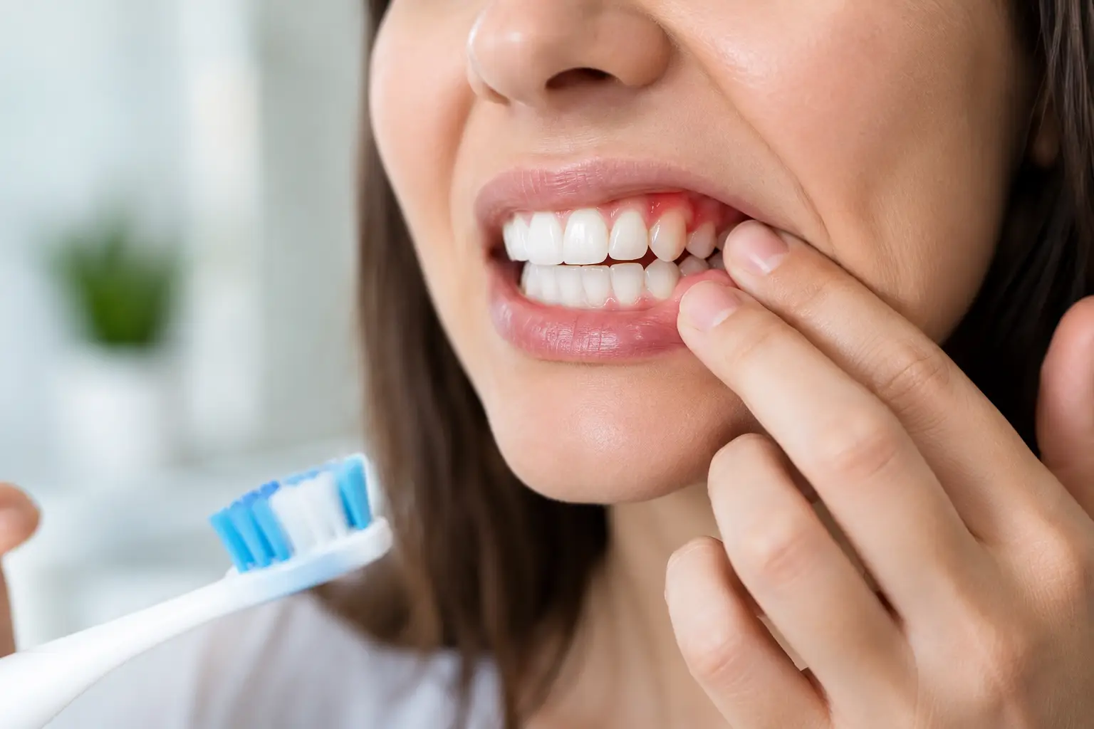 Pourquoi les gencives saignent sans douleur ?